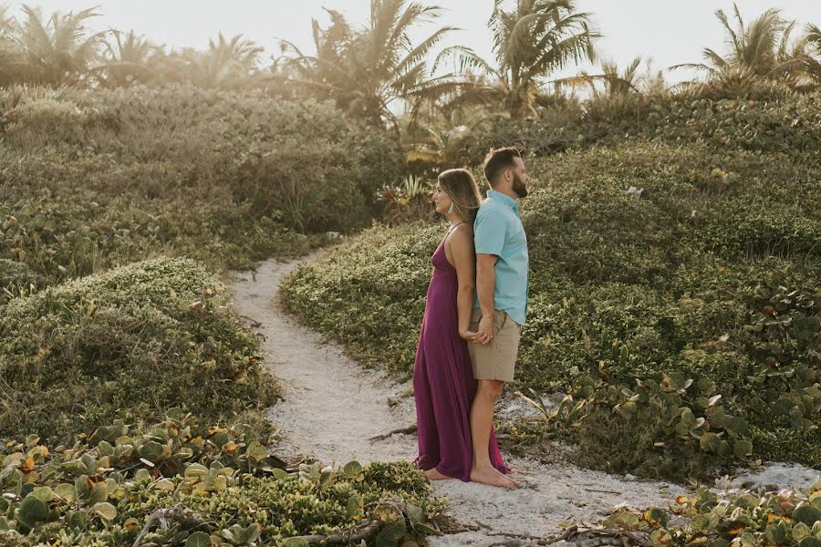 Wedding photographer Monica Casillas (flowerbythesea). Photo of 8 April 2018