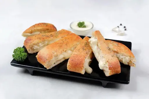 Cheeselicious Garlic Bread + Cheesy Dip [FREE]