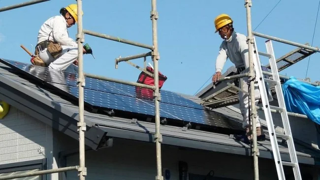 Grad najavio postavljanje malih solarnih elektrana na dve škole u Beogradu