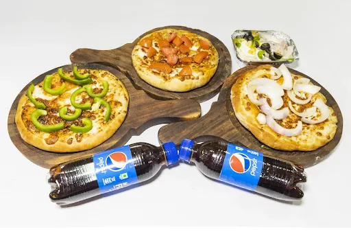 3 Veg Pizza [7 Inches] With Pepsi [250 Ml] [Serves 2]