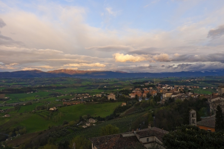 Crepuscolo Tuderte di VILLA MARIO