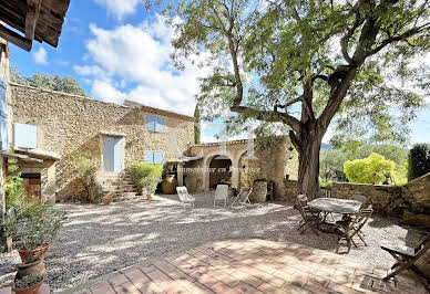 Farmhouse with pool 1