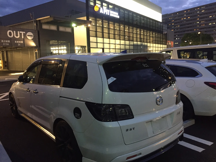 MPVのマツダ車並び・ドライブ・駐車場に関するカスタム事例の投稿画像2枚目