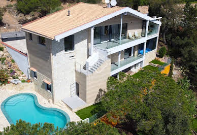 House with pool and terrace 10