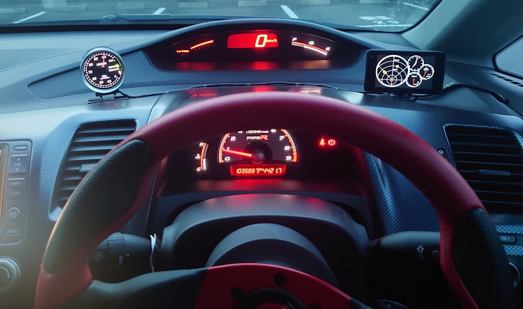 シビックタイプRの低そうで低くない少し低い車・シビックの日・クルマ好きと繋がりたい・ユピテルレーダー探知機・飯テロに関するカスタム事例の投稿画像2枚目