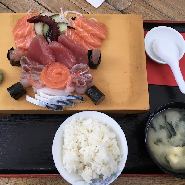 Sashimi Moriawase (large) incl. Miso Soup & bowl of rice