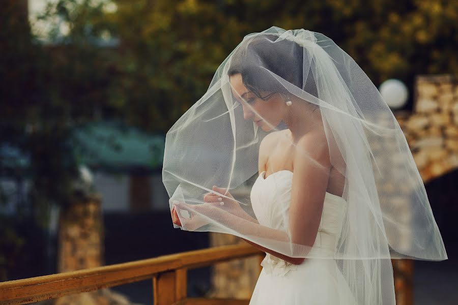 Fotógrafo de casamento Yuliya Podosinnikova (yulali). Foto de 8 de outubro 2014