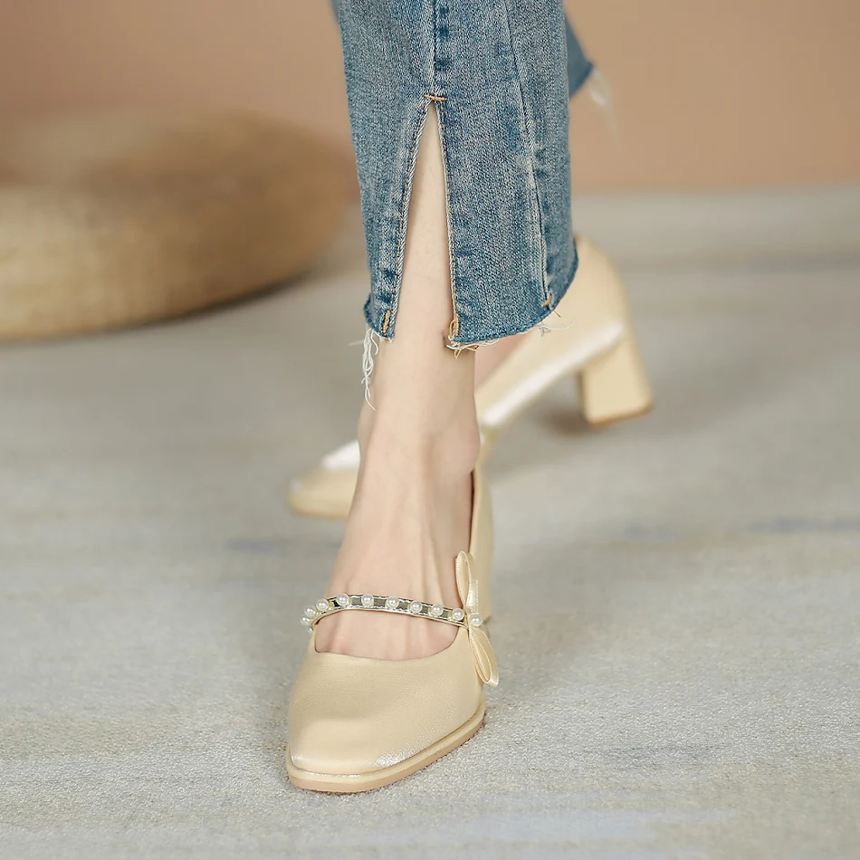 Salto Alto Mary Jane Delicado Salto Grosso Sapatos Únicos Sandálias Diferenciadas Conforto e Elegância para Todas as Ocasiões