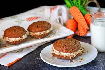 Carrot Cake Whoopie Pies