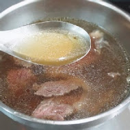 鬍鬚忠牛肉湯