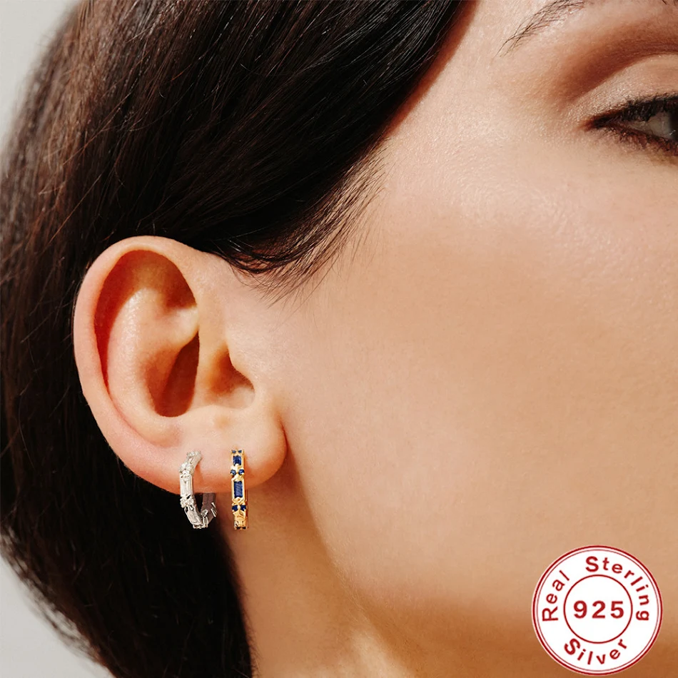 Brincos S925 de prata esterlina com diamantes coloridos, realçam sua beleza com brilho e elegância, perfeitos para um visual sofisticado e marcante.