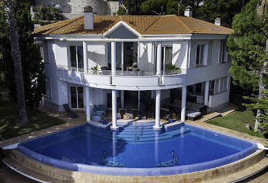 House with pool and garden 2