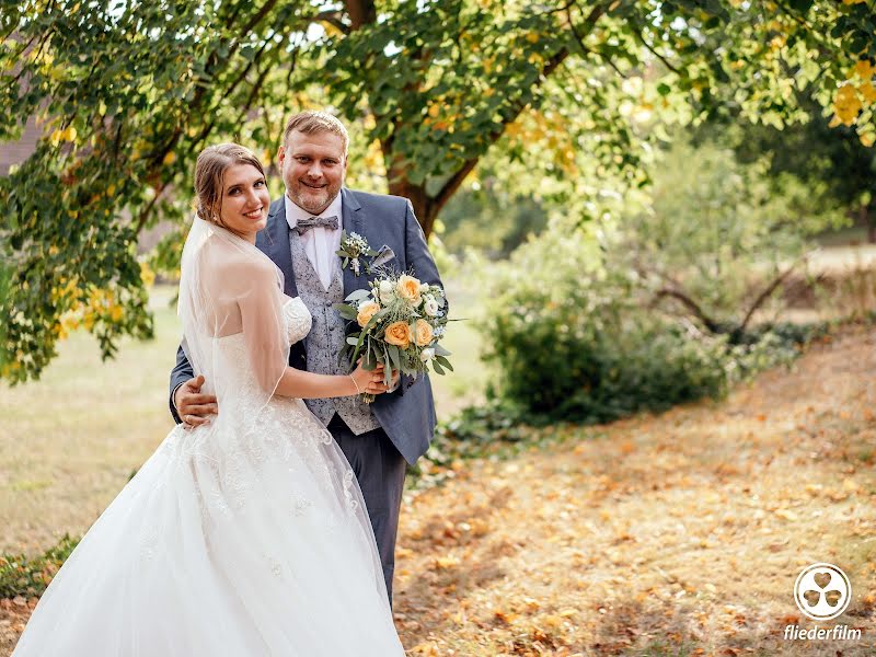 Fotógrafo de casamento Stefan Gellert (fliederfilm). Foto de 1 de setembro 2022