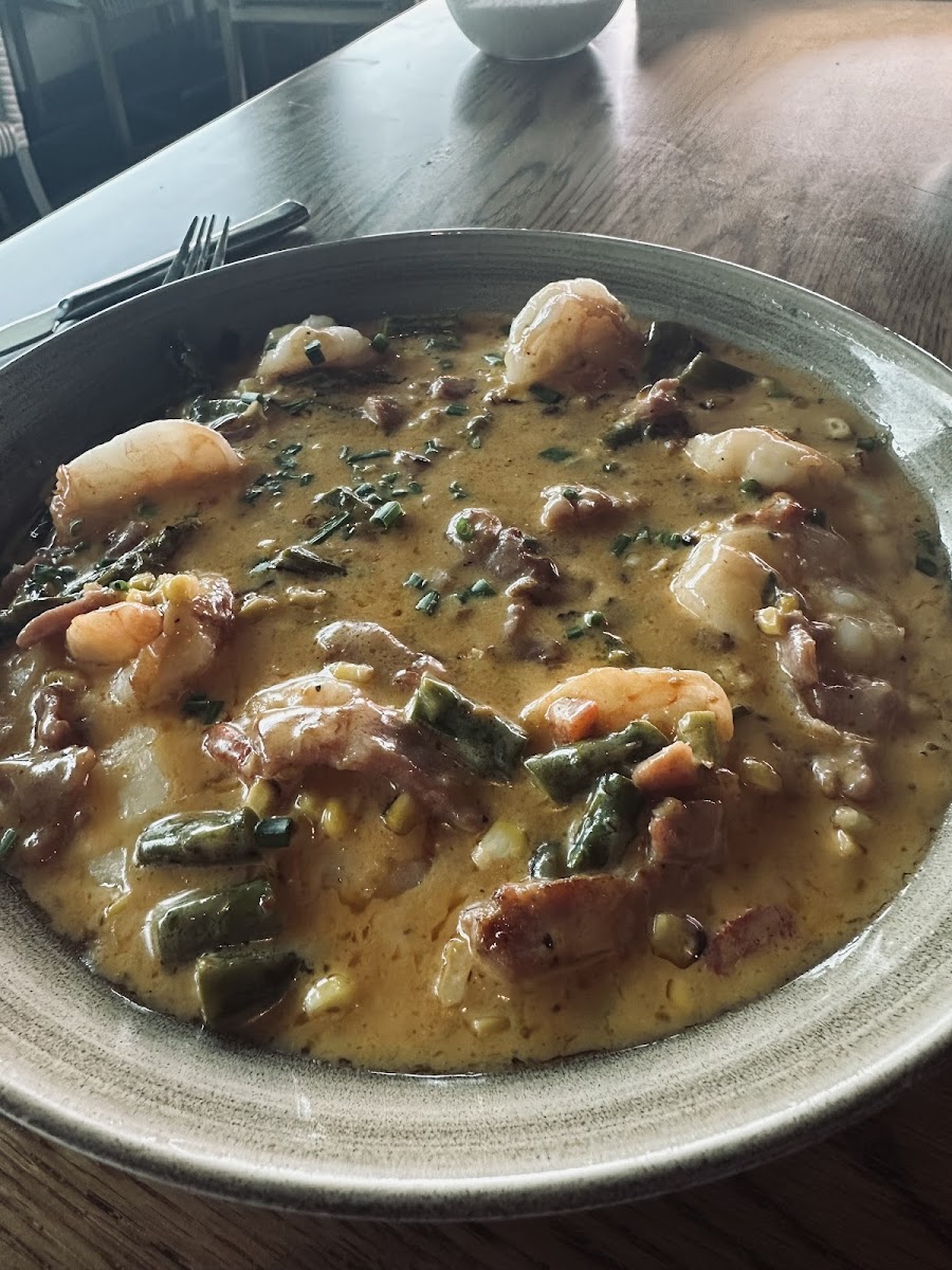 Shrimp and Creamy Grits