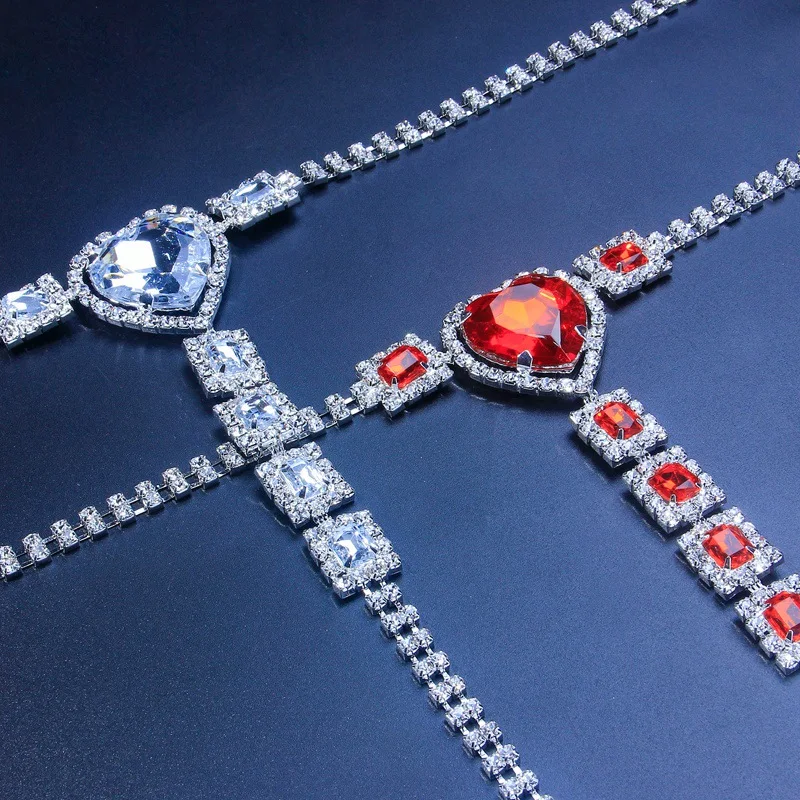 Sexy Love Strass Body Chain – Verführerische Unterwäschekette, die deine Kurven betont und mit funkelnden Kristallen für einen glamourösen Look sorgt.