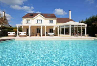 Maison avec piscine et terrasse 10