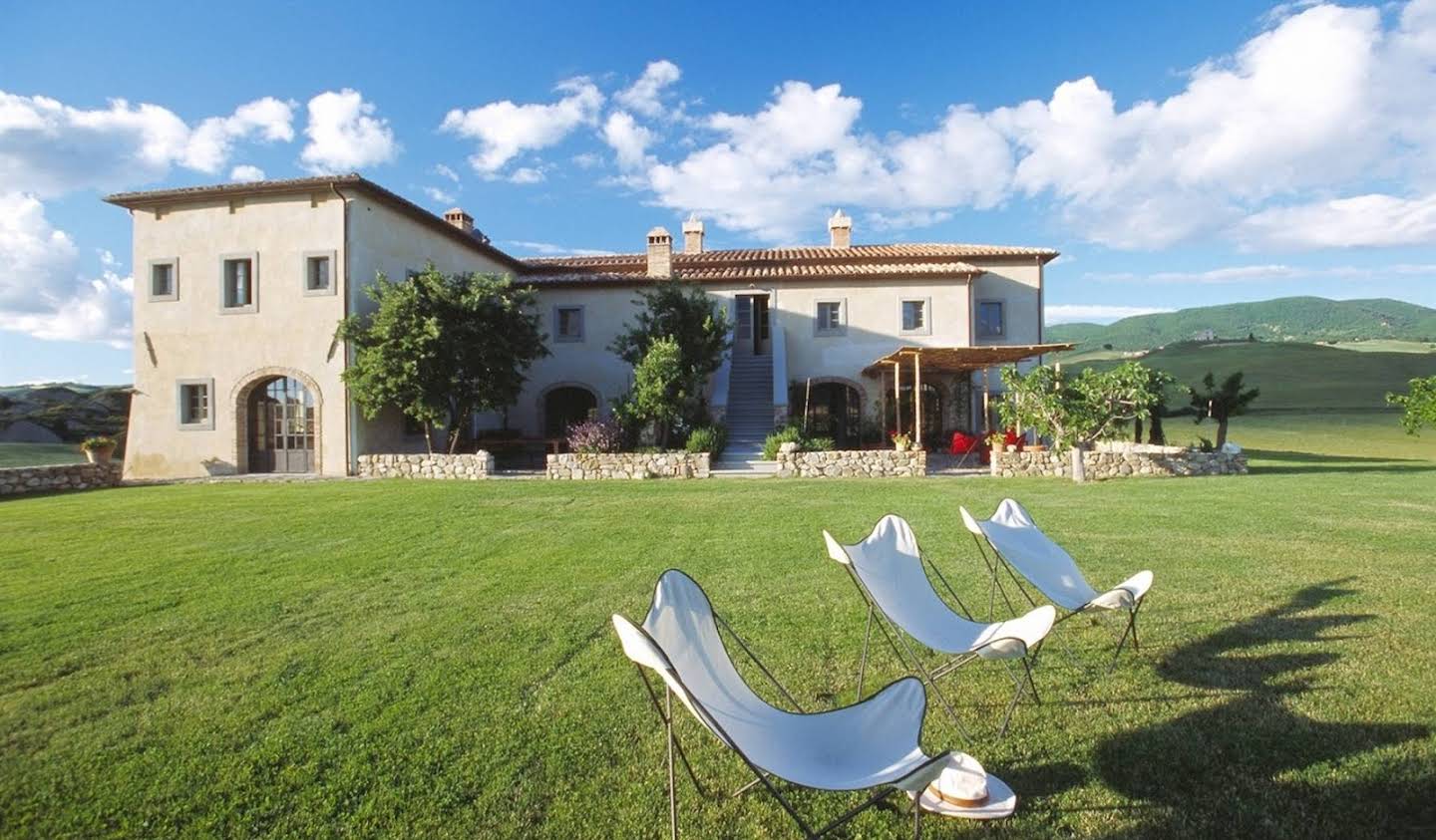 House with pool Castel del Piano