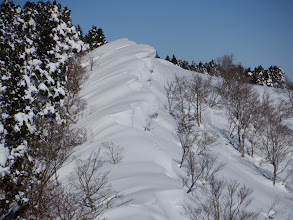 雪庇が高く