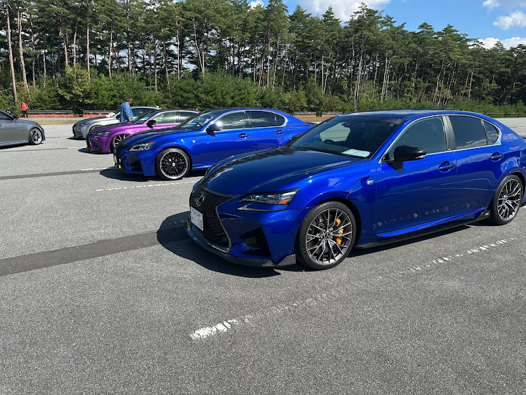 GS Fのヒートブルーコントラストレイヤリング・レクサス10系祭り・がんばれ☆にゃ〜さん・オフ会・GS Fに関するカスタム事例の投稿画像2枚目