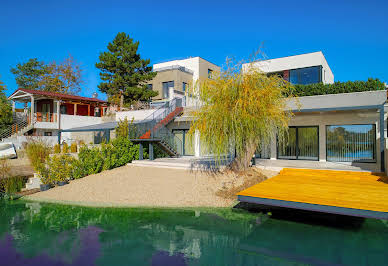 House with garden and terrace 17