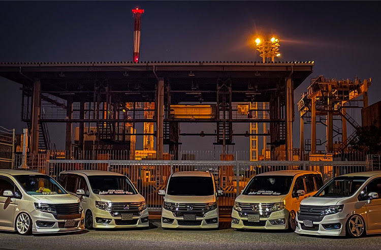 ステップワゴンスパーダのワクワクゲートRP・STEP CREW SQUAD・お出迎えMT・裏裏ナナは映えスポット・夏の思い出に関するカスタム事例の投稿画像4枚目