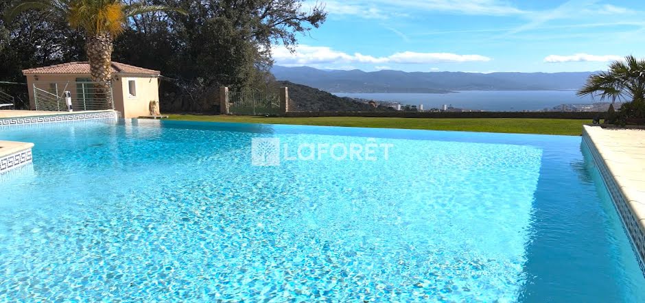 Vente maison 8 pièces 307 m² à Ajaccio (20000), 2 250 000 €