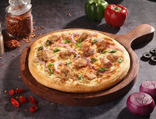 Green Chilli & Roasted Chicken Pizza.