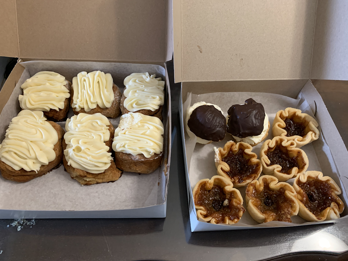 Cinnamon buns, butter tarts and cream puffs!! To die for 🙂