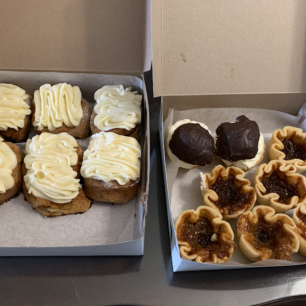 Cinnamon buns, butter tarts and cream puffs!! To die for 🙂