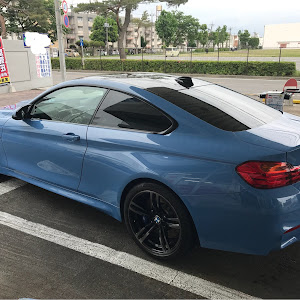 M4 クーペ F82