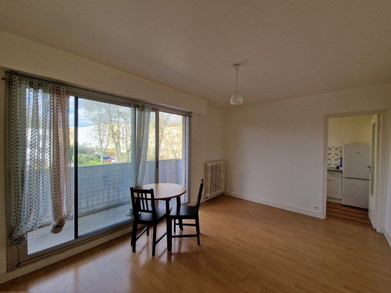 Location  appartement 1 pièce 28 m² à Crosne (91560), 695 €