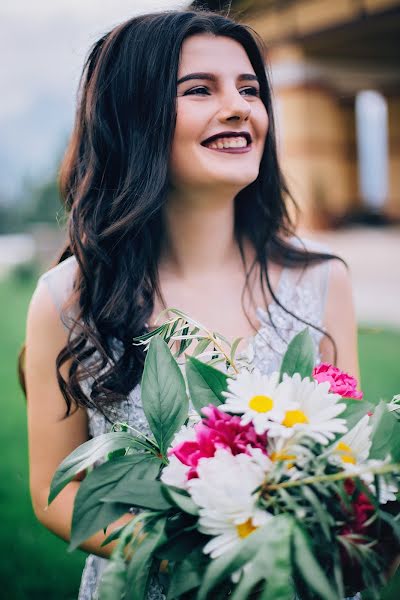 Fotografo di matrimoni Angelina Kozmenko (angelinakd). Foto del 4 luglio 2017