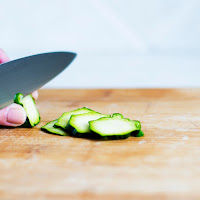 a punta di coltello.. di 