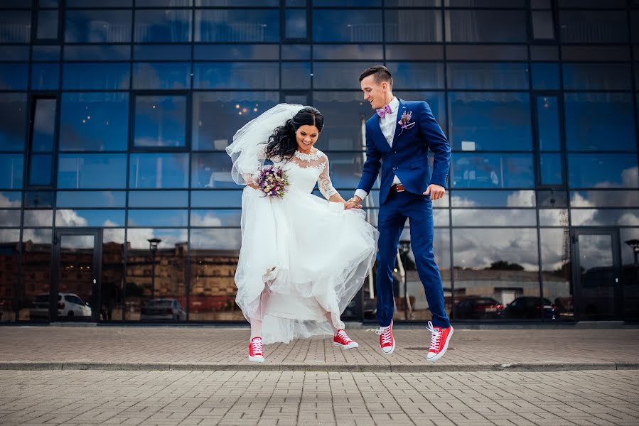 Wedding photographer Valters Pelns (valtersp). Photo of 15 April 2020