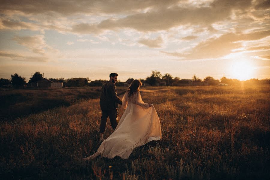 Fotógrafo de casamento Tatyana Sinyaya (taniasynia). Foto de 16 de junho 2021