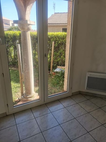 Location  appartement 1 pièce 22 m² à Saint-Gilles (30800), 420 €