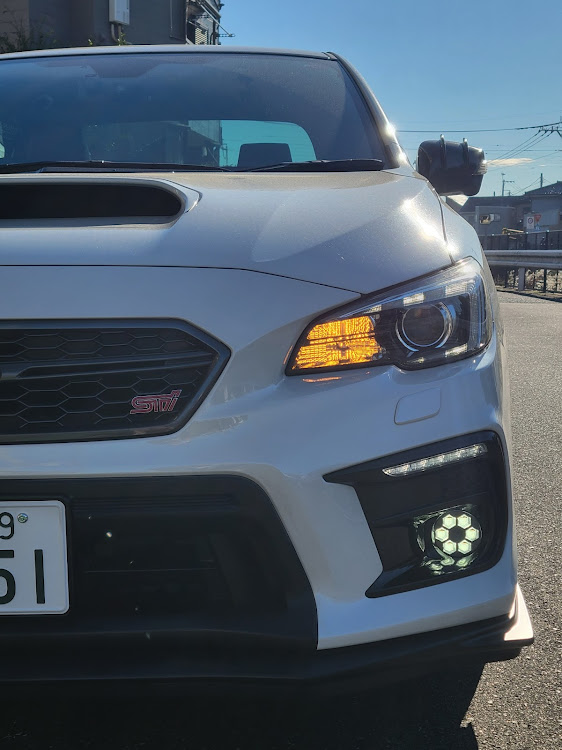 WRX S4の愛車の半顔が見たい・ナンバープレート隠し🤣に関するカスタム事例の投稿画像1枚目