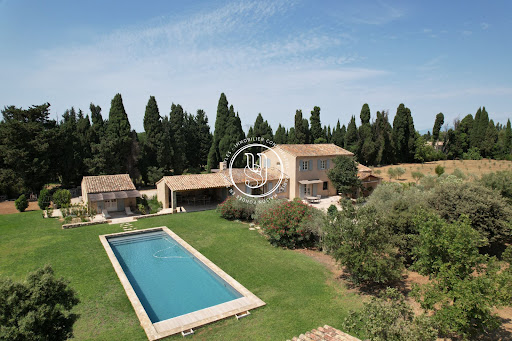 House with pool and terrace 2