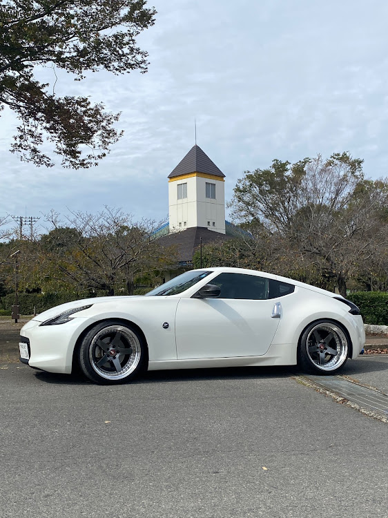 フェアレディZのpickupに選ばれたい・紅葉・紅葉と愛車・紅葉ドライブ・ルート変更に関するカスタム事例の投稿画像1枚目