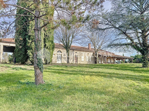 House with pool and terrace 3
