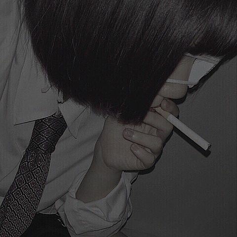 🥀 み く