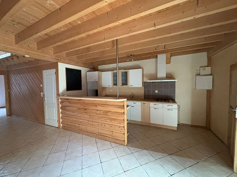 Vente immeuble 5 pièces 138 m² à Le Lude (72800), 107 414 €