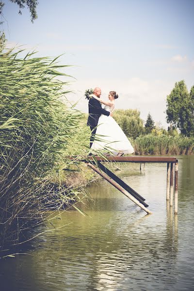 結婚式の写真家Áron Stemler (mangofoto)。2021 9月12日の写真