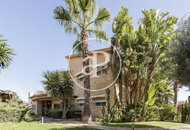 House with pool and terrace 2