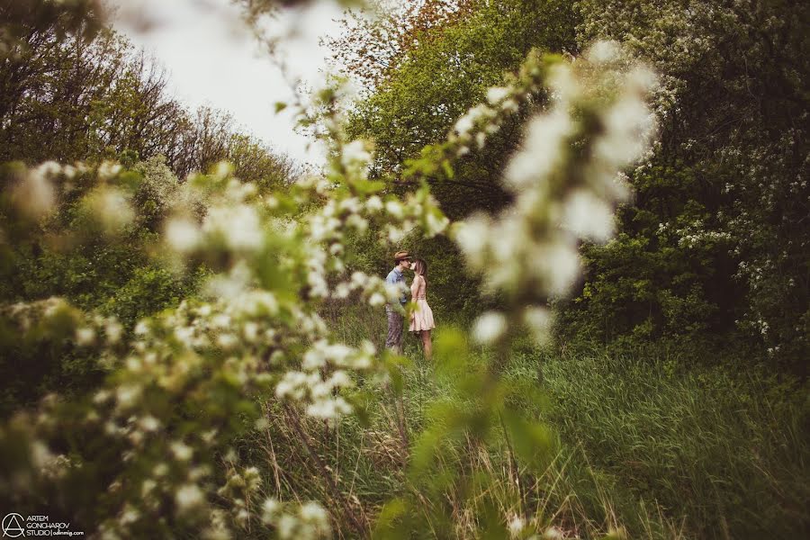 Wedding photographer Artem Goncharov (odinmig). Photo of 7 July 2014