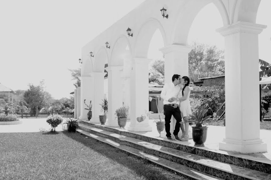 Fotógrafo de bodas Cesar Hernan Palacios Rosas (timestudio). Foto del 23 de mayo 2020