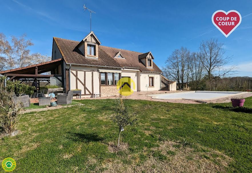 Vente maison 5 pièces 165 m² à Mehun-sur-Yèvre (18500), 247 000 €