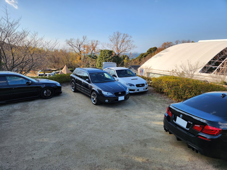 レガシィ アウトバックのキャンプ・綺麗な車が好き・来年もよろしくお願いします・淡路島・レガシィに関するカスタム事例の投稿画像1枚目