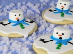 Melting Snowman Cookies was pinched from <a href="http://www.sprinklesandgrins.com/Recipes/302/Melting-Snowman-Cookies" target="_blank">www.sprinklesandgrins.com.</a>