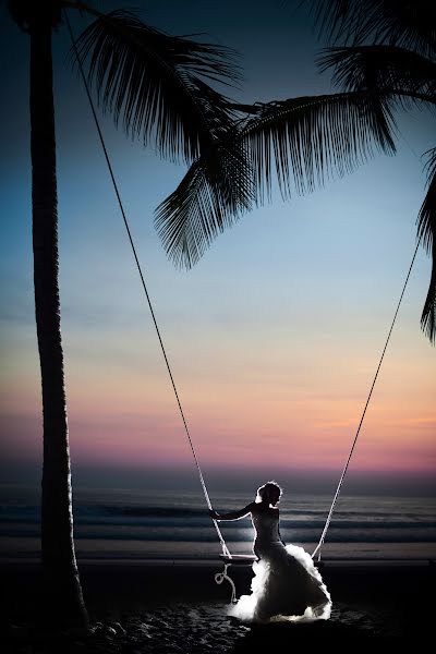 Fotógrafo de casamento Sergio Pucci (storiesweddingp). Foto de 23 de outubro 2019